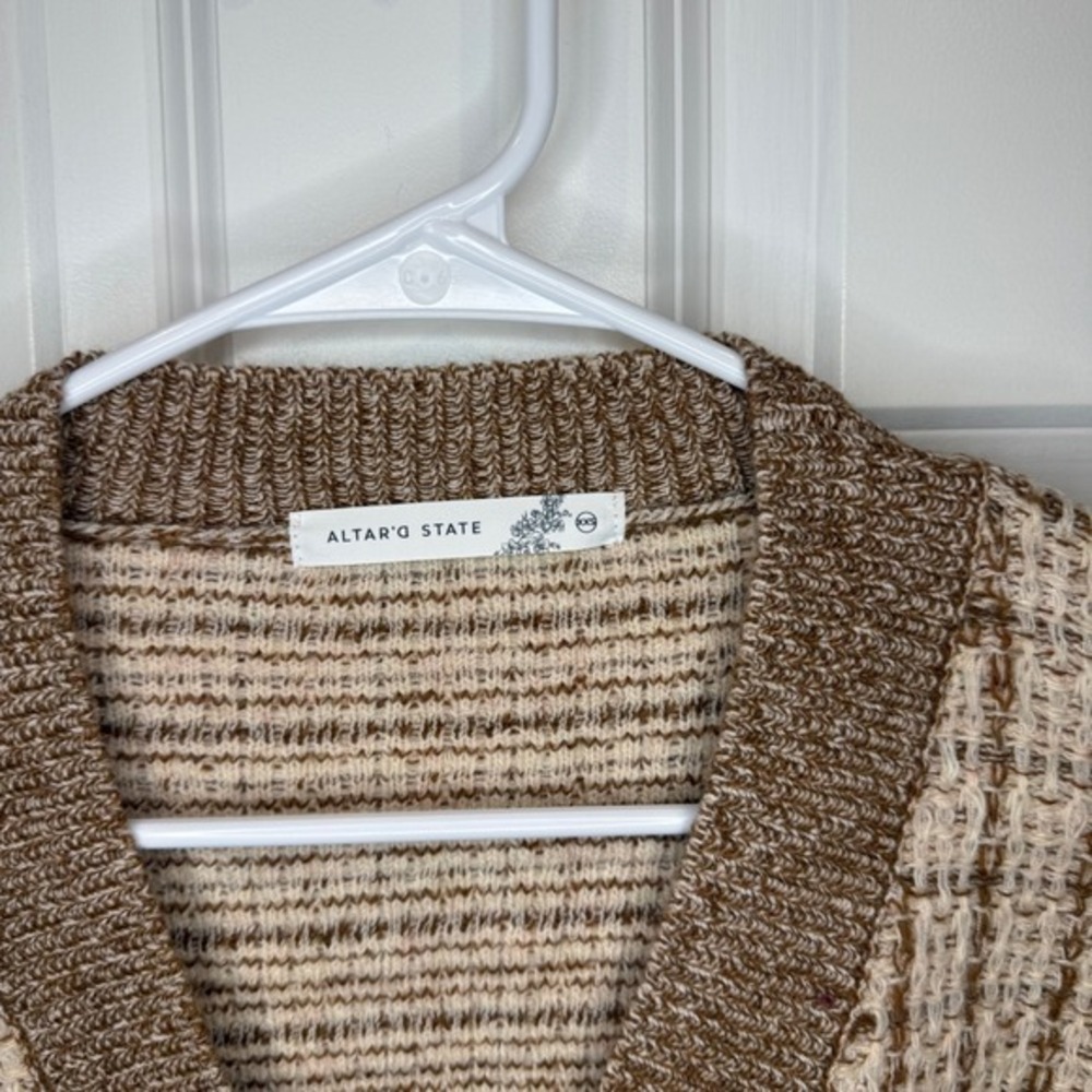 Altar'd State Brown Plaid Cropped Cardigan Sweater Size XXS Button Front V-Neck - Picture 4 of 7